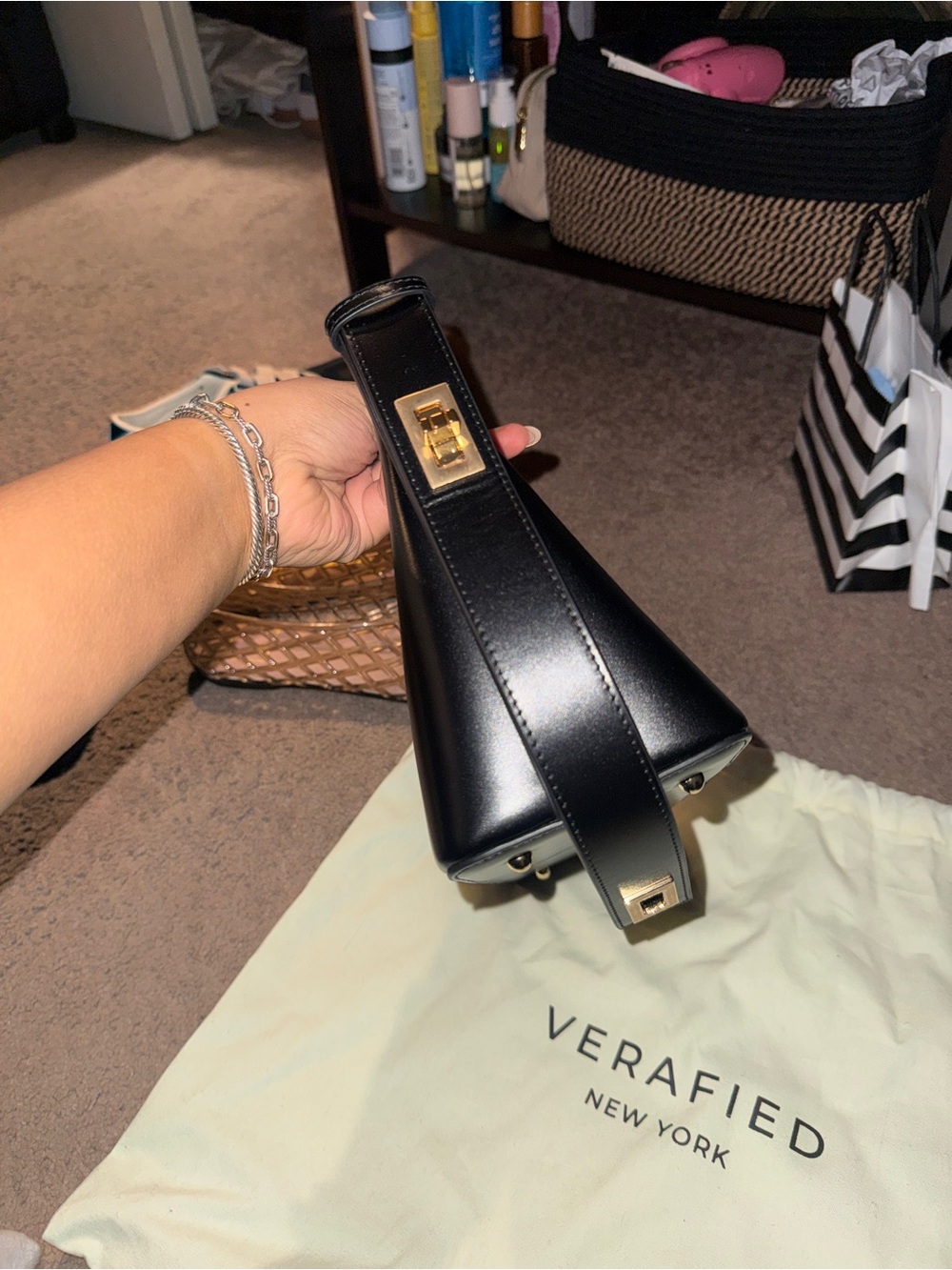 VERAFIED New York Black Leather Shoulder Hobo - Picture 5 of 7
